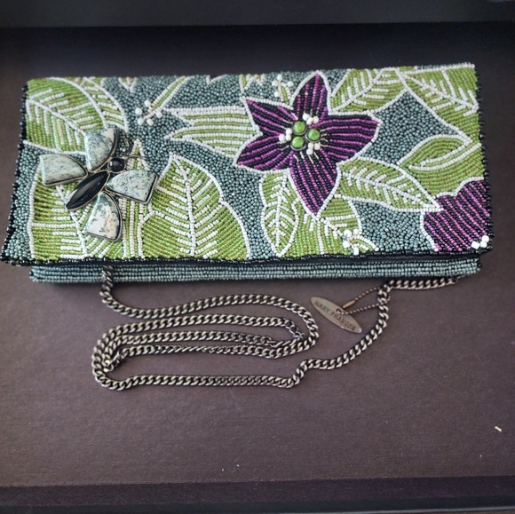 Mary Frances Caribbean Clutch - Picture 3 of 9